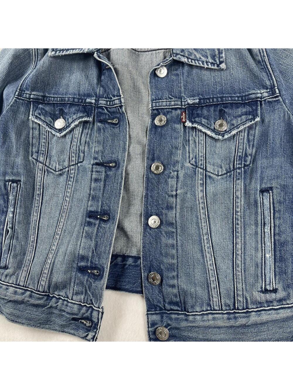 Levi Denim Blue Jean Trucker Jacket Women's XS Distressed - Flap Pockets - Picture 9 of 10